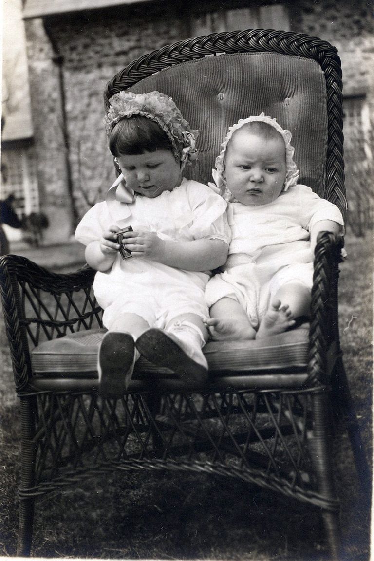          Hartshorn: Catherine Jennette and Stewart Hartshorn III, 1918 picture number 1
   