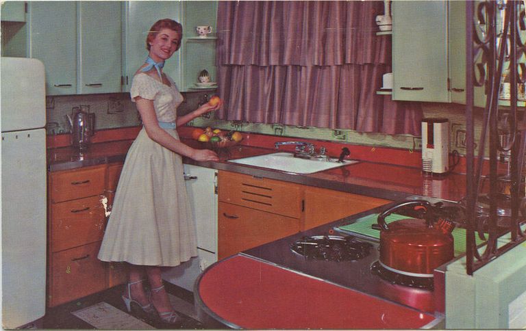          Hubert's Millburn Kitchen Center Real-Photo Postcard picture number 1
   