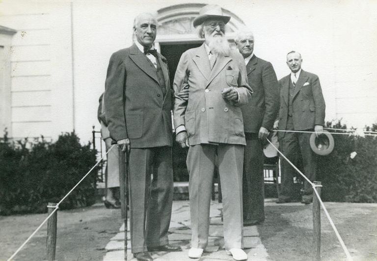          Hartshorn: Stewart Hartshorn, Joseph P Day, and Joseph Collins, 1935 picture number 1
   