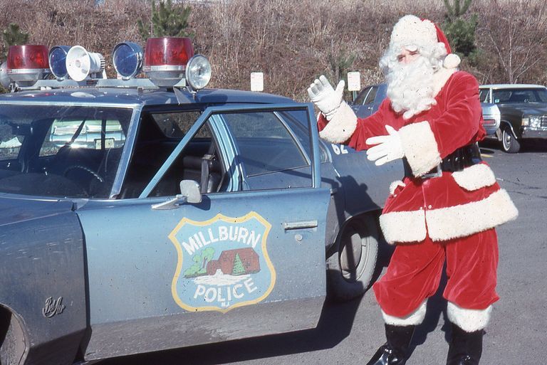          Piper: Police Officer Freddie Piper Dressed as Santa, 1975 picture number 1
   