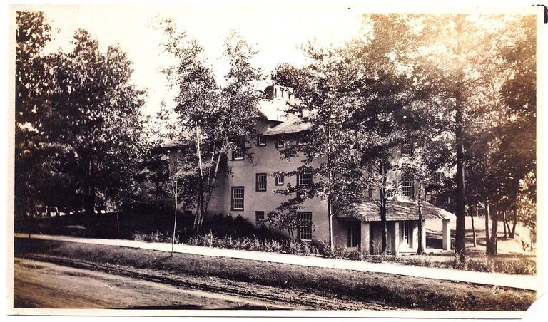          330 Hobart Ave 1 picture number 1
   