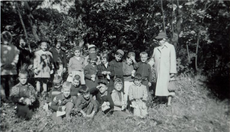          Hartshorn: Cora Hartshorn at the Arboretum with Students picture number 1
   