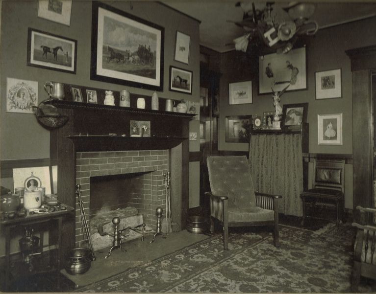          Hartshorn: Harvard Room picture number 1
   