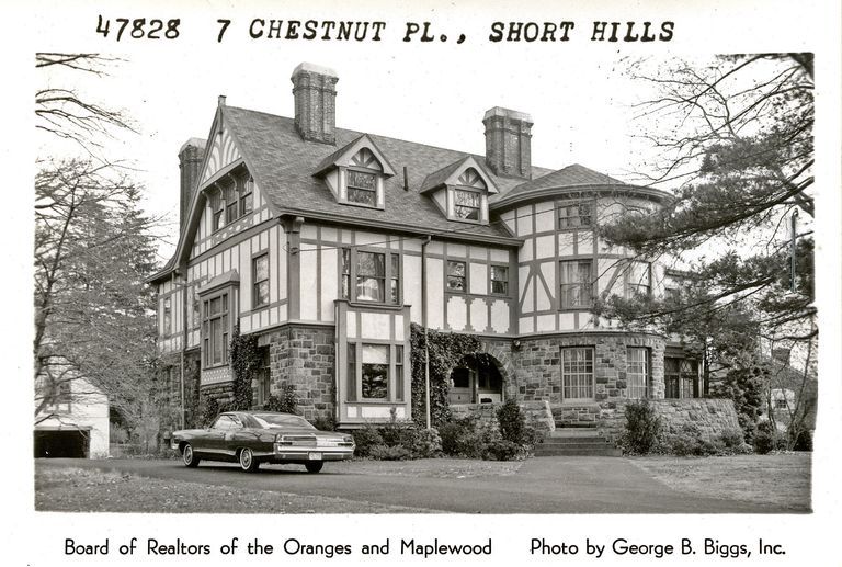          7 Chestnut Place, Short Hills picture number 1
   