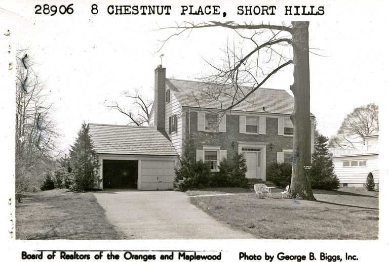          8 Chestnut Place, Short Hills picture number 1
   