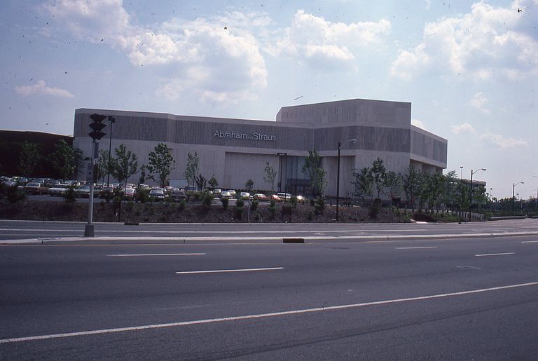          Short Hills Mall: Abraham and Straus, 1982 picture number 1
   