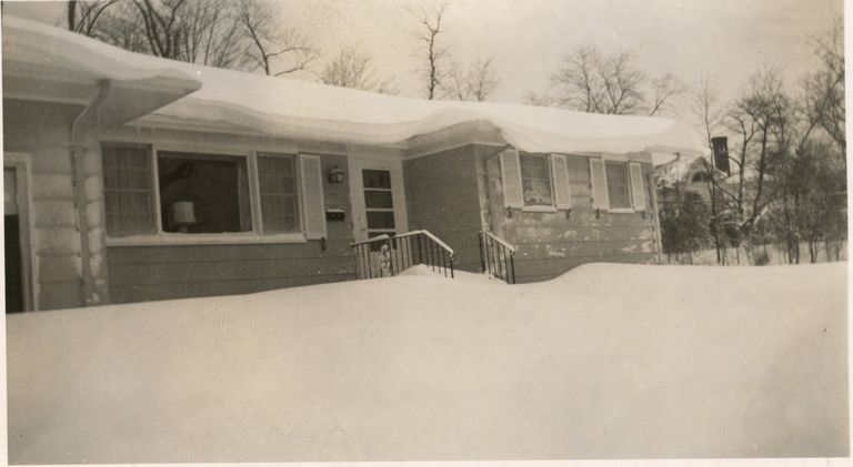          March 1956, one week after the Thomas family moved in.
   