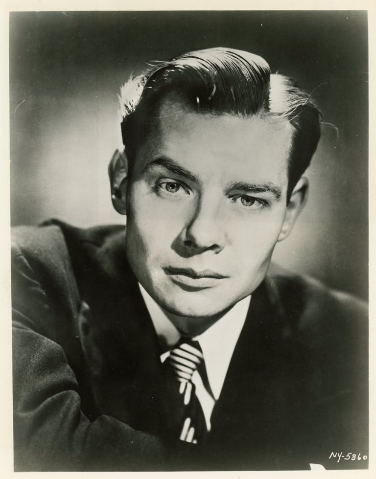          Community Concert Association: Robert Shaw Publicity Photo, 1955 picture number 1
   