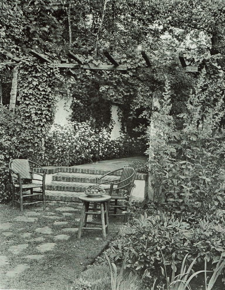          Renwick: Edward Renwick Garden, 1931 picture number 1
   