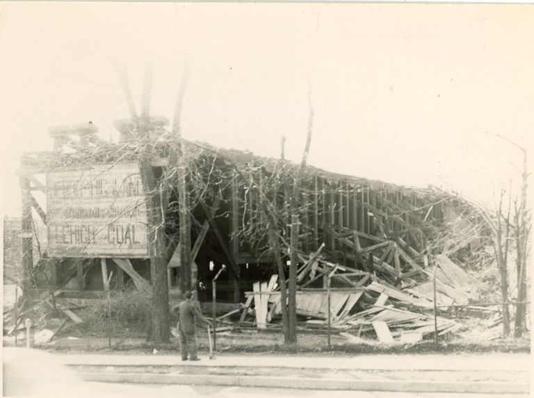         Hurricane: Millburn Coal and Ice Building Destruction, 1950 picture number 1
   