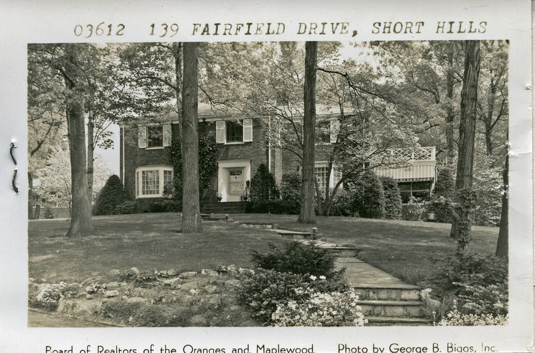          139 Fairfield Drive, Short Hills picture number 1
   