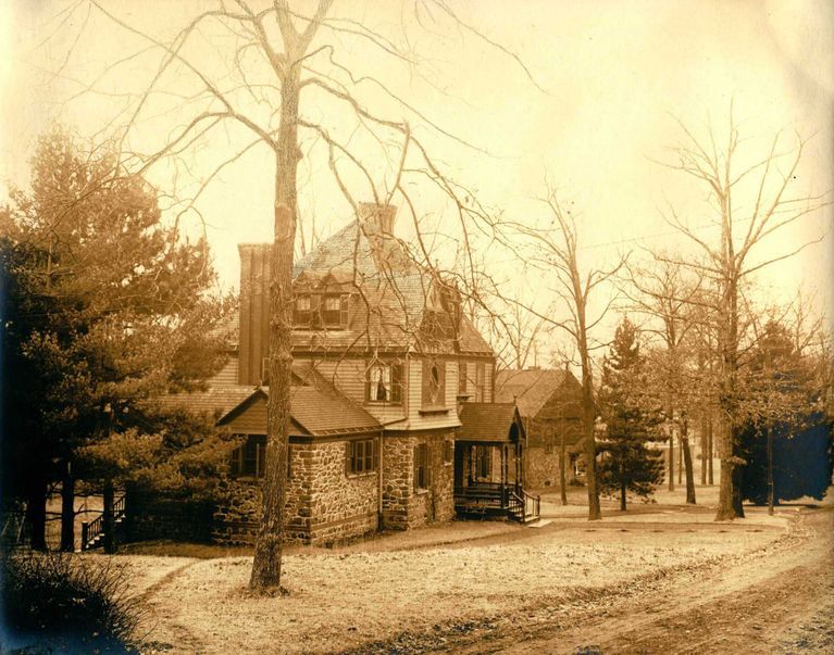          Hartshorn Photo Album Short Hills: 54 Western Drive picture number 1
   