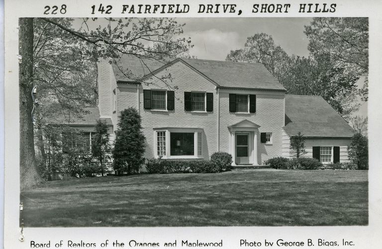          142 Fairfield Drive, Short Hills picture number 1
   