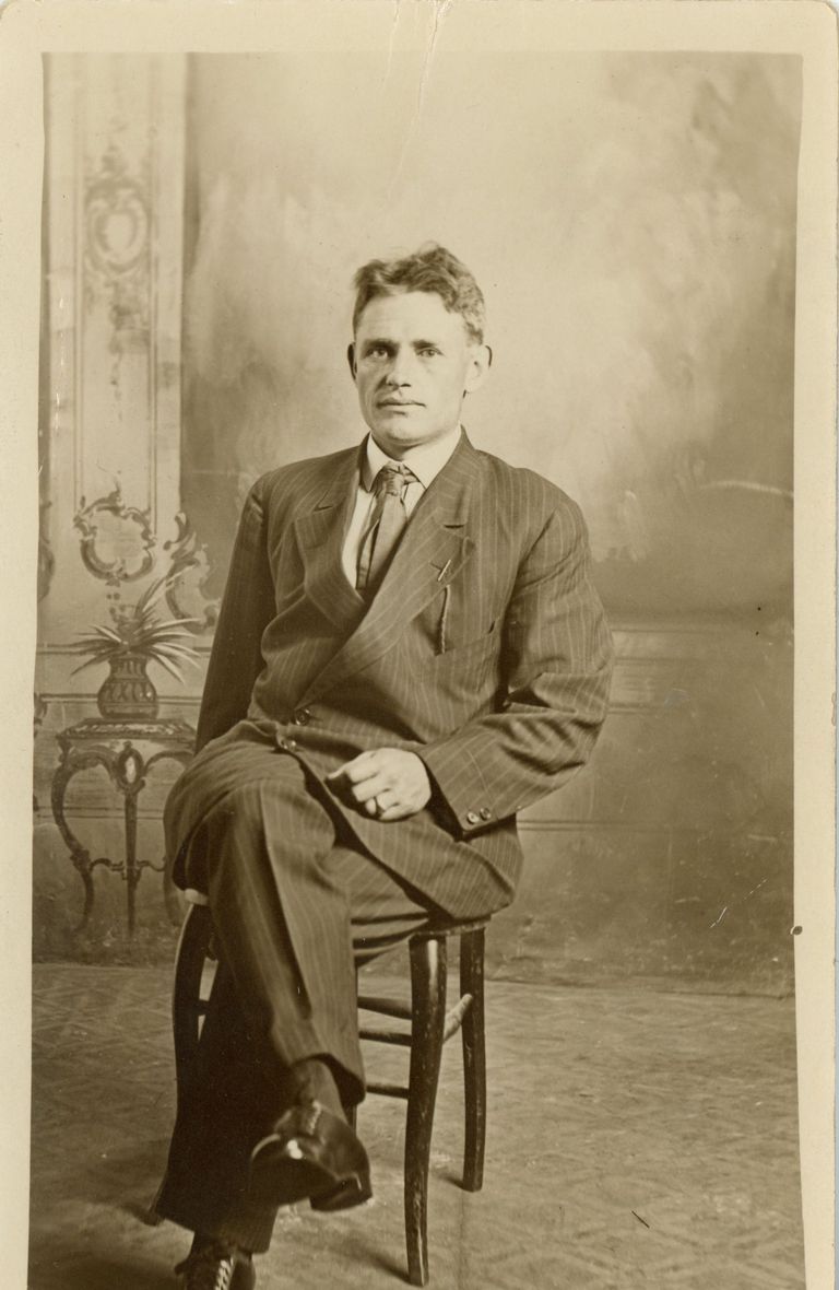          Mangold: William Mangold Seated in a Chair and other poses picture number 1
   