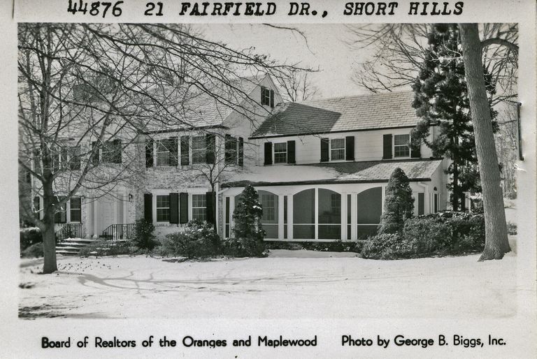          21 Fairfield Drive, Short Hills picture number 1
   