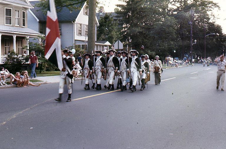          July 4: Revolutionary War Reenactment Troupe in American Bicentennial Parade, 1976 picture number 1
   