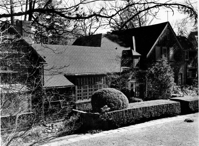          Shingle style Carriage House
   