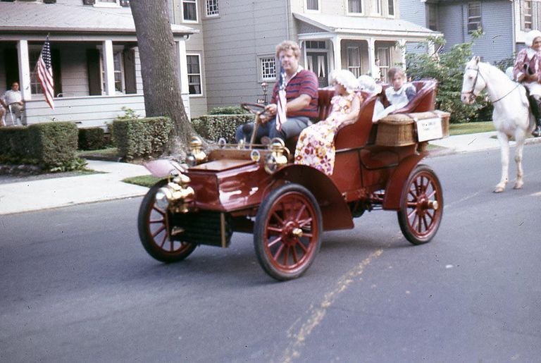          July 4: Antique Red Car in American Bicentennial Parade, 1976 picture number 1
   