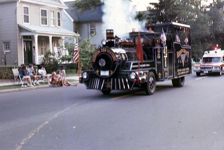          July 4, 1976 Parade-Hudson County Voiture 288 Vehicle picture number 1
   