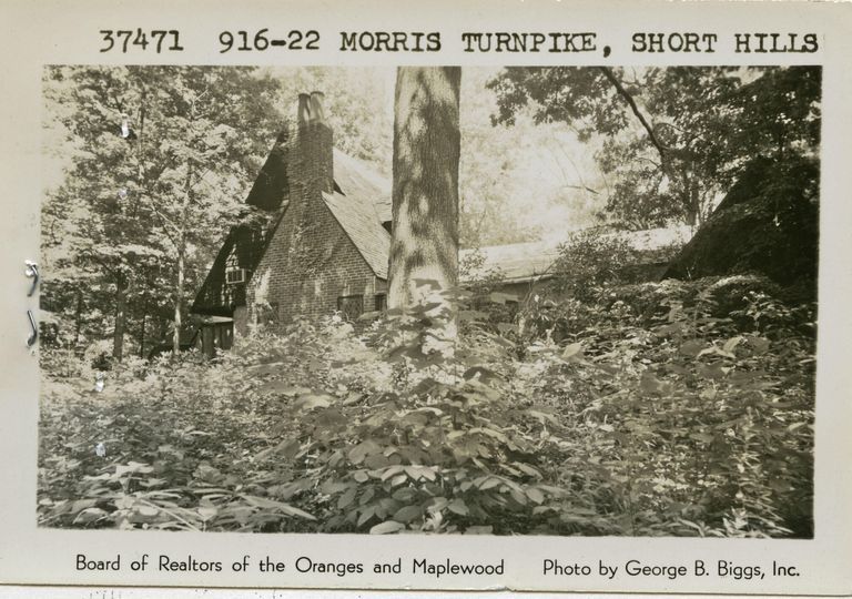          916-22 Morris Turnpike, Short Hills picture number 1
   