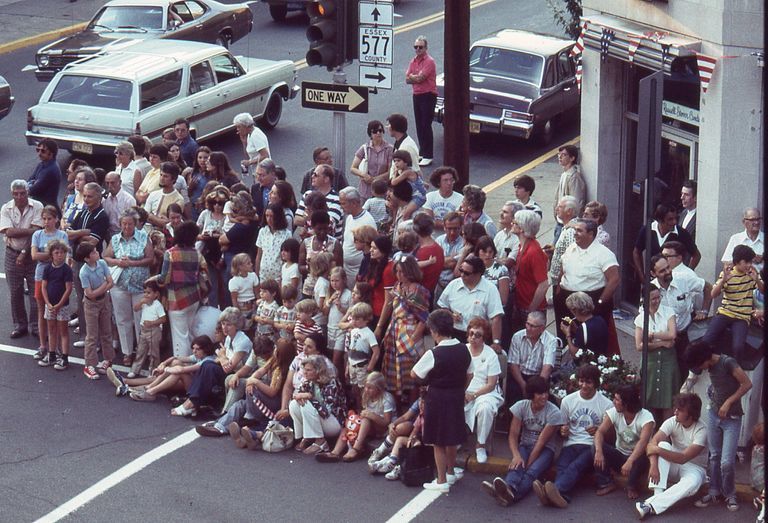          July 4: Spectators on Millburn Avenue at the American Bicentennial Parade, 1976 picture number 1
   