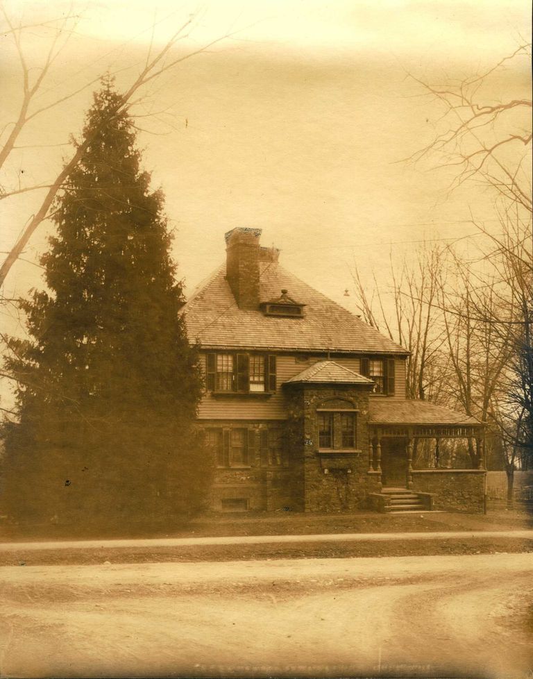          Hartshorn Photo Album Short Hills: 14 Knollwood Road picture number 1
   