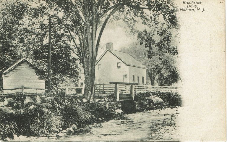          Brookside Drive: Brookside Drive with Barn, Millburn, 1908 picture number 1
   