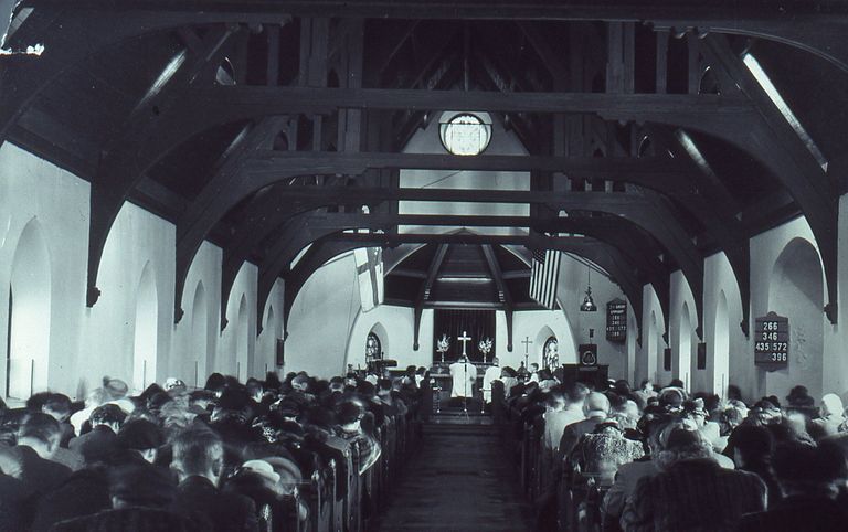          Christ Church: Interior of Christ Church during service, 1916-1951 picture number 1
   