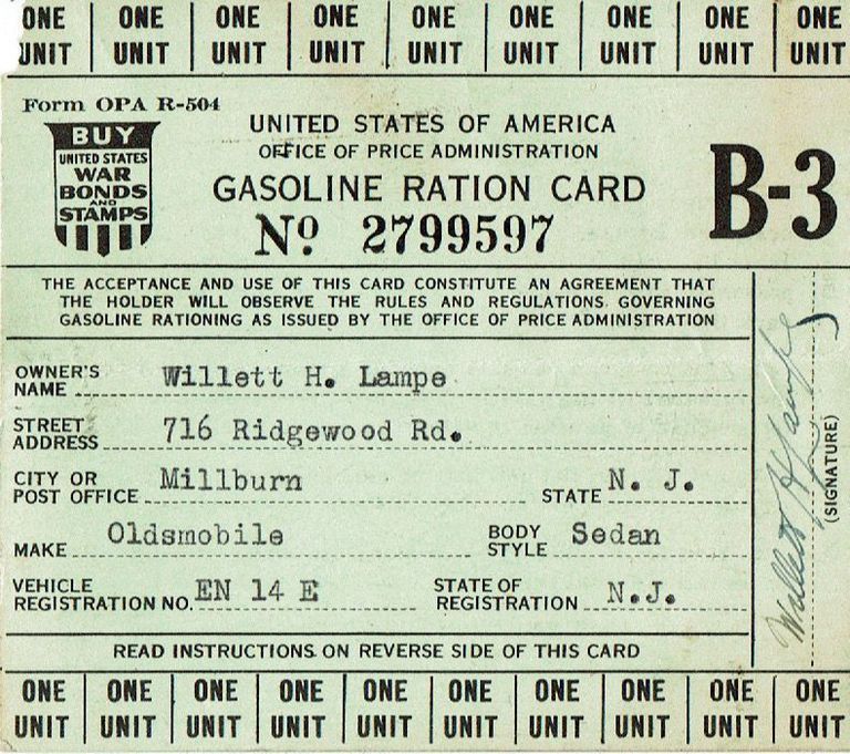          Lampe: Willett Lampe Gasoline Ration Card, 1942 picture number 1
   