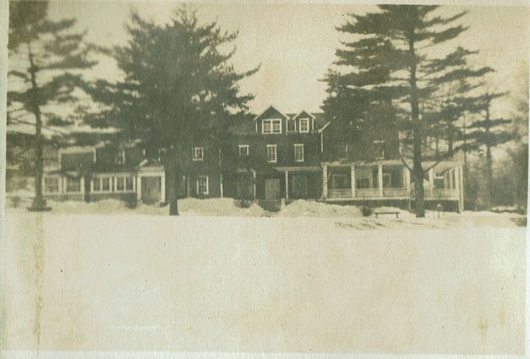          Lonergan Album: Baltusrol Clubhouse, c. 1906 picture number 1
   