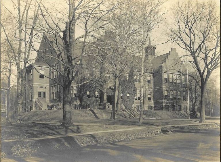          Hartshorn: Cora Hartshorn Photograph of the Short Hills School picture number 1
   