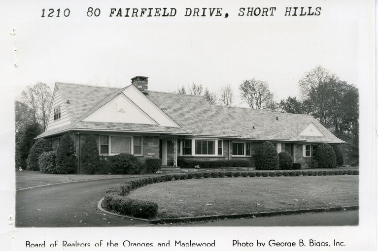          80 Fairfield Drive, Short Hills picture number 1
   