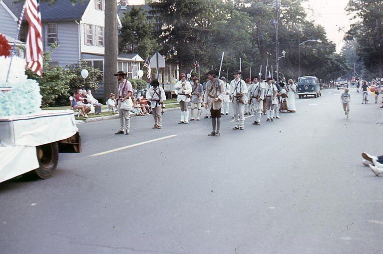          July 4: Revolutionary War Soldier Costumed People in American Bicentennial Parade, 1976 picture number 1
   