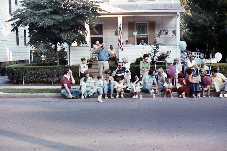          July 4: Spectators Watching American Bicentennial Parade, 1976 picture number 1
   