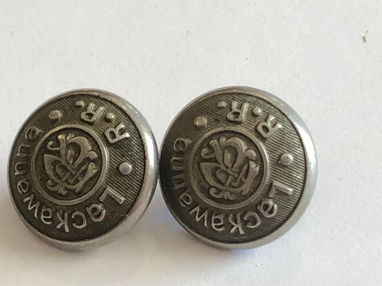          Buttons: Lackawanna Railroad Uniform Buttons, 1.8 cm diameter picture number 1
   