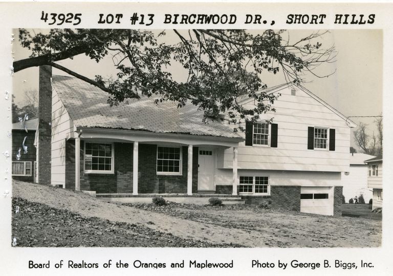          BirchwoodDrive13SH picture number 1
   