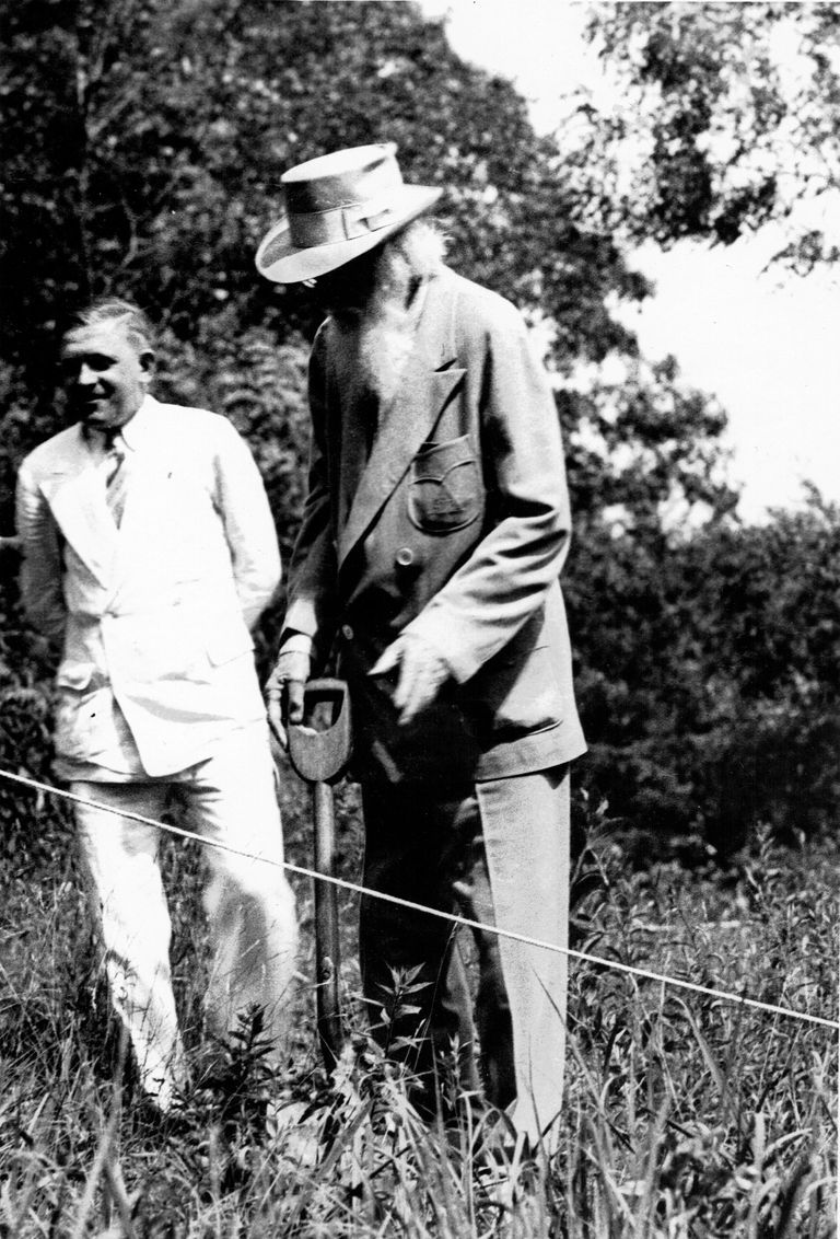          Hartshorn: Stewart Hartshorn with a Shovel at Groundbreaking, July 1935 picture number 1
   