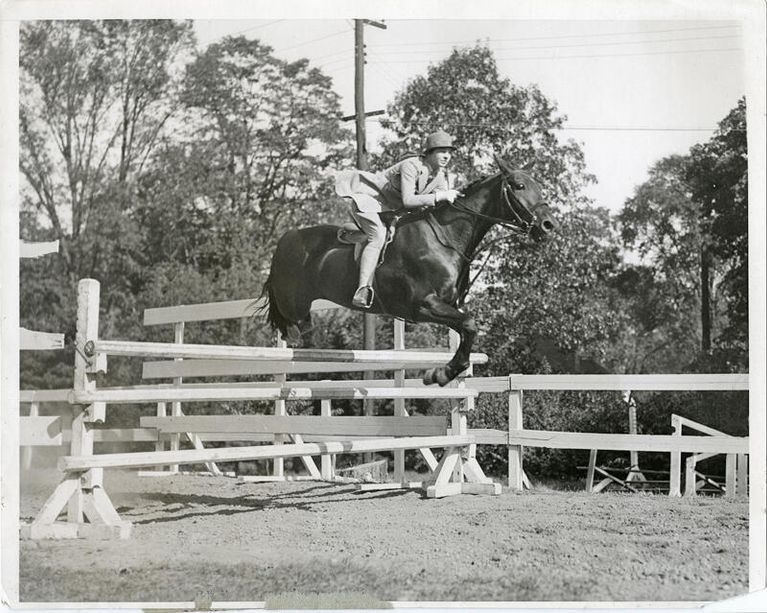          Lester: Mrs. Carl Headly Lester, Jr. at Orange Lawn Tennis Club Horse Show, 1930 picture number 1
   