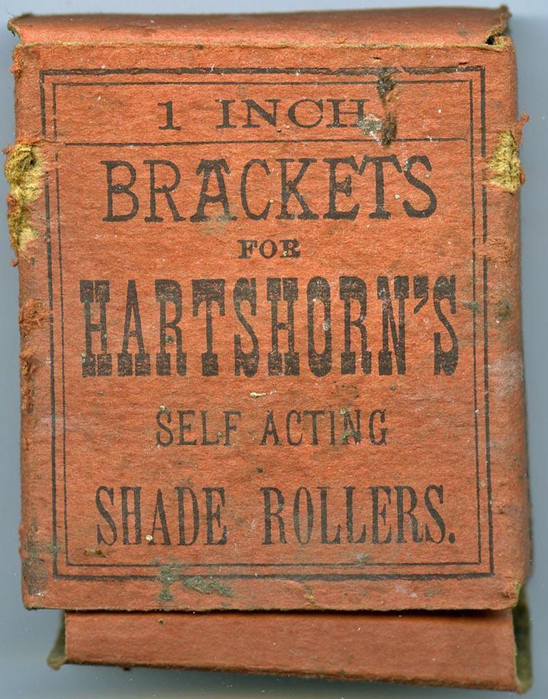          Hartshorn: Shade Roller Bracket Box picture number 1
   