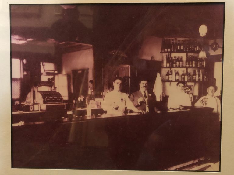          Cardone: Felix Cardone Cafe Bar, 1911 picture number 1
   