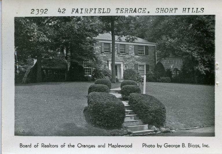          42 Fairfield Terrace, Short Hills picture number 1
   