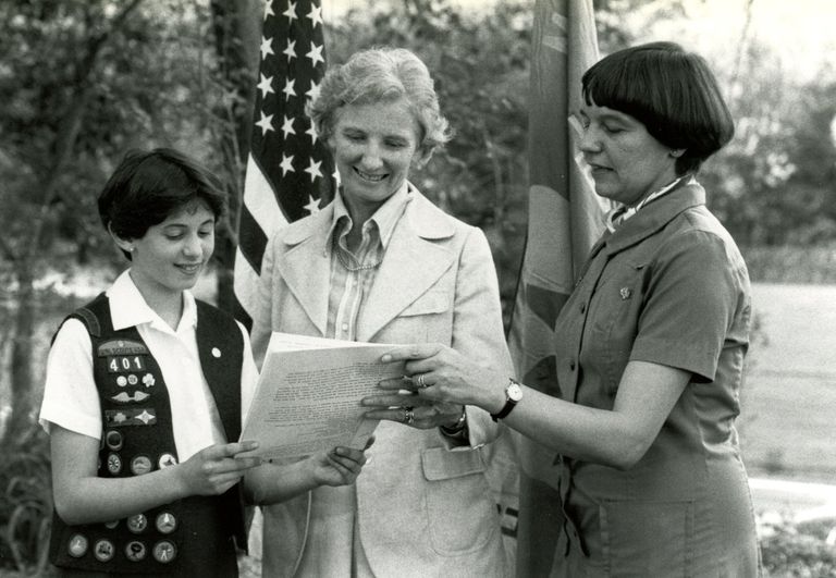          Ogden: Maureen Ogden with Girl Scouts at Brookside Park, 1979 picture number 1
   