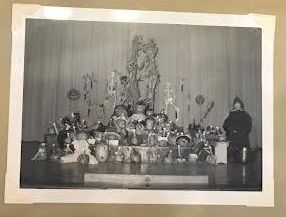          Glenwood Scrapbook: Halloween Pumpkins, 1952 picture number 1
   