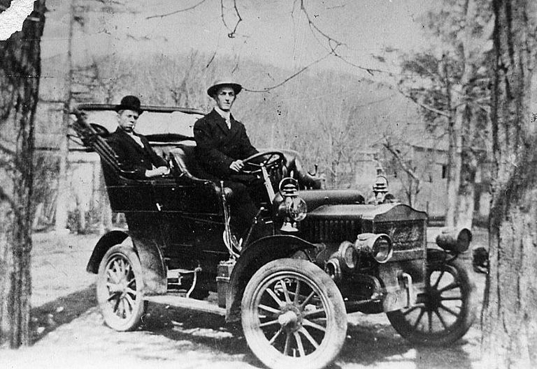 From 1906 Riker Photo Album; Image ID # 382