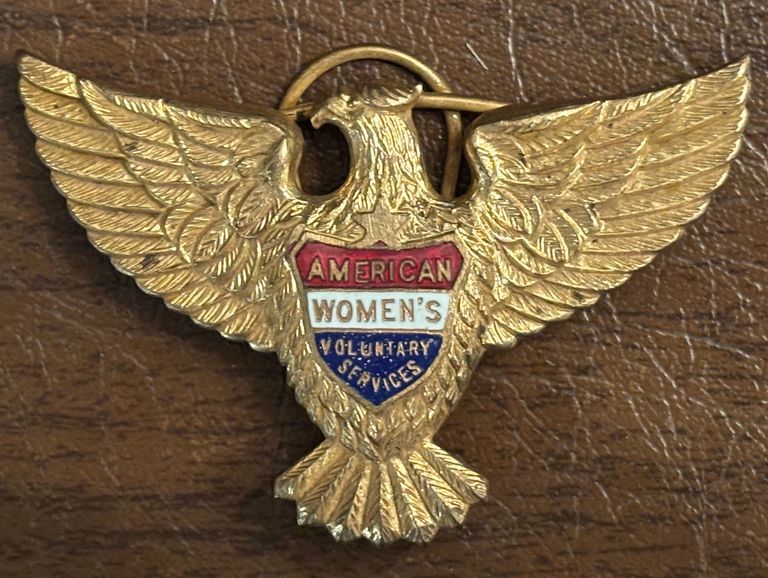          AWVS: American Woman's Voluntary Services Eagle Pin, c. 1943 picture number 1
   