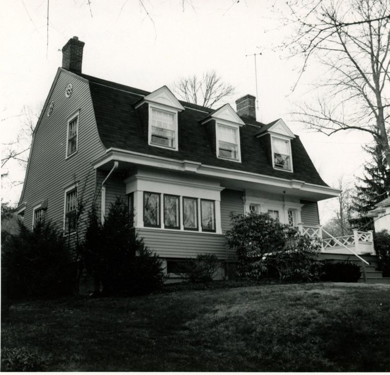          Front of 11 Myrtle Avenue
   