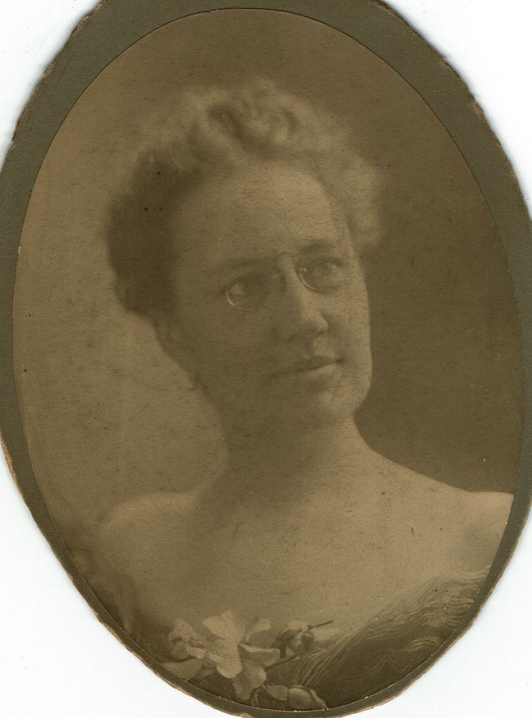          Brison: Emilie Benson Welsh Sr., c. mid. 1890s picture number 1
   