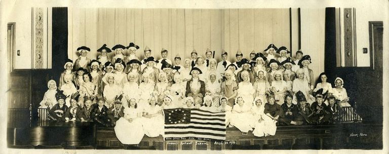          Short Hills School Betsy Ross Pageant, 1932 picture number 1
   