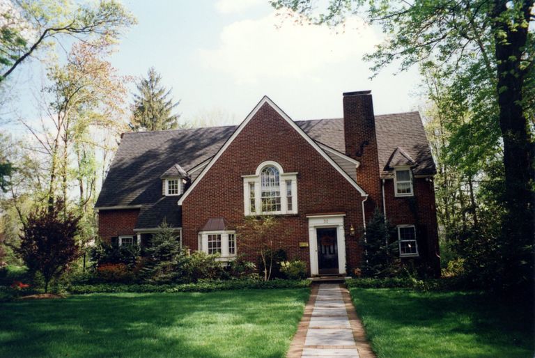          Hillside Avenue: 32 Hillside Avenue, 1999 picture number 1
   