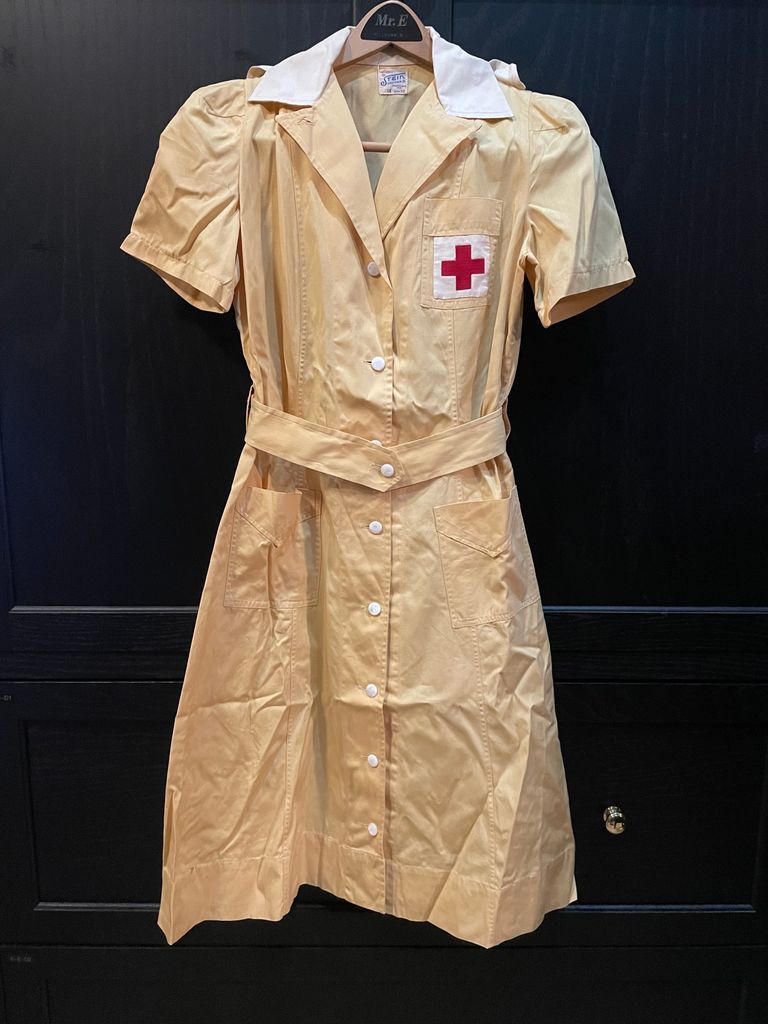          Red Cross: Yellow Dress Uniform picture number 1
   